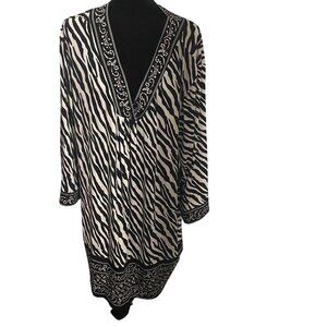 Maggie‎ Barnes Women’s Plus Size Shirt Black & White Zebra Print Size 5X 34/36w